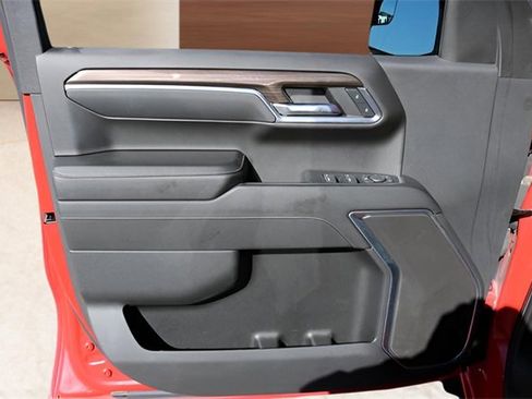 Used 2024 Chevrolet Silverado 1500 LT image 11