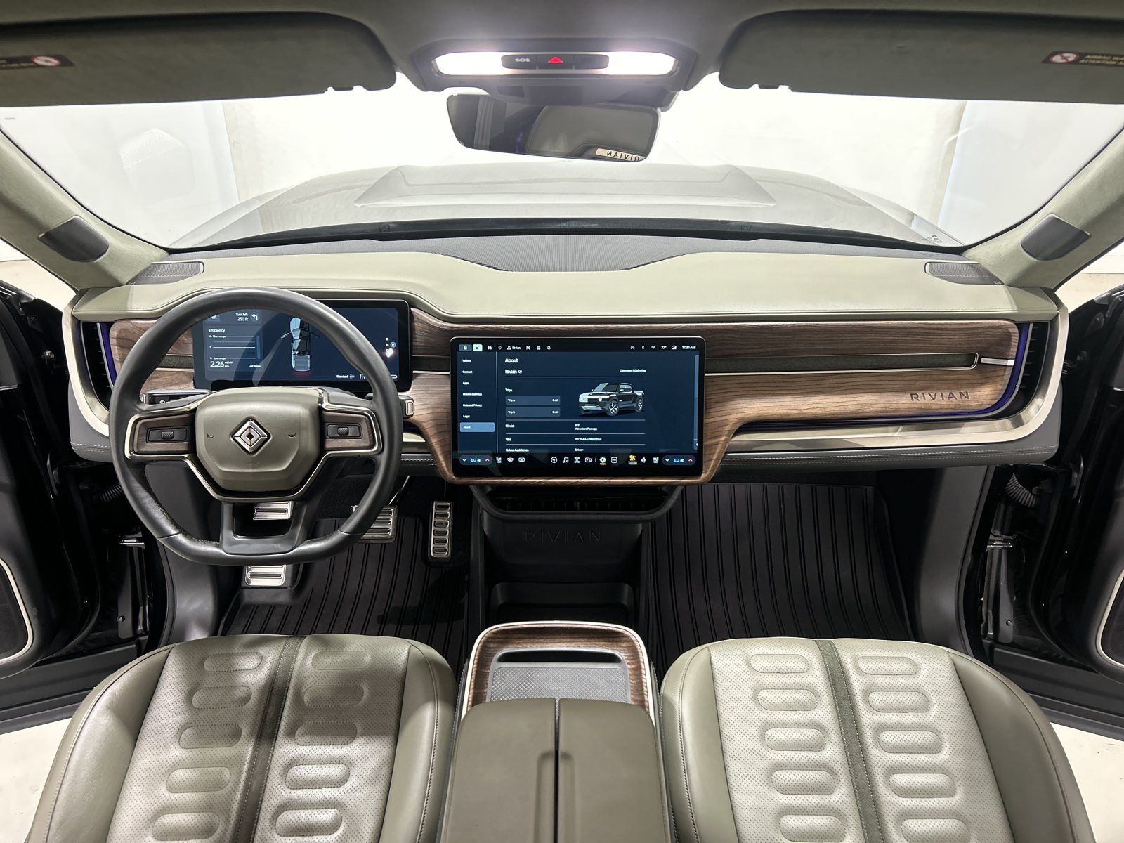 Used 2022 Rivian R1T Adventure AWD/4WD image 25