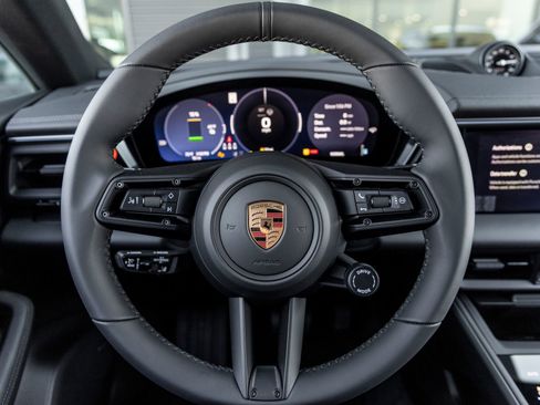 Used 2025 Porsche Macan Electric image 23