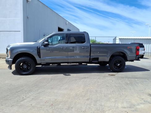 Used 2023 Ford F250 XLT w/ XLT Premium Package AWD/4WD image 2