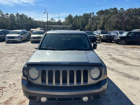 Used 2013 Jeep Patriot Sport FWD image 4