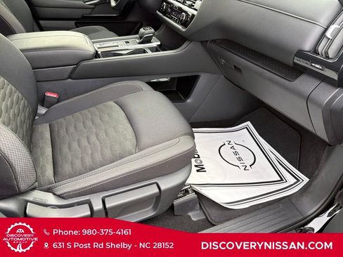 Certified 2025 Nissan Pathfinder SV image 39