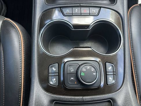 Used 2023 GMC Acadia AT4 w/ Technology Package AWD/4WD image 35