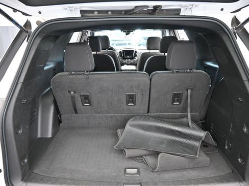 Used 2023 Chevrolet Traverse LT image 43