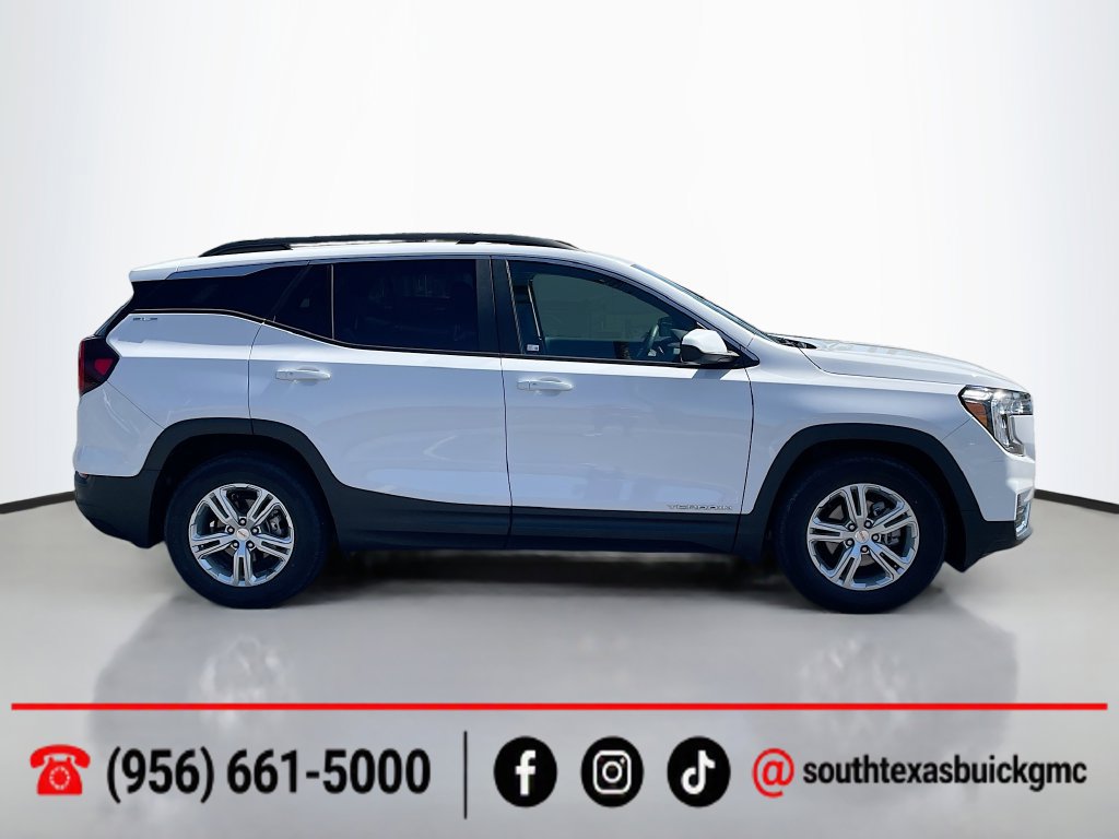 Used 2022 GMC Terrain SLE w/ Driver Convenience Package FWD image 4