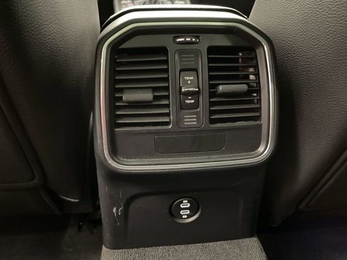 Used 2021 Porsche Macan image 24