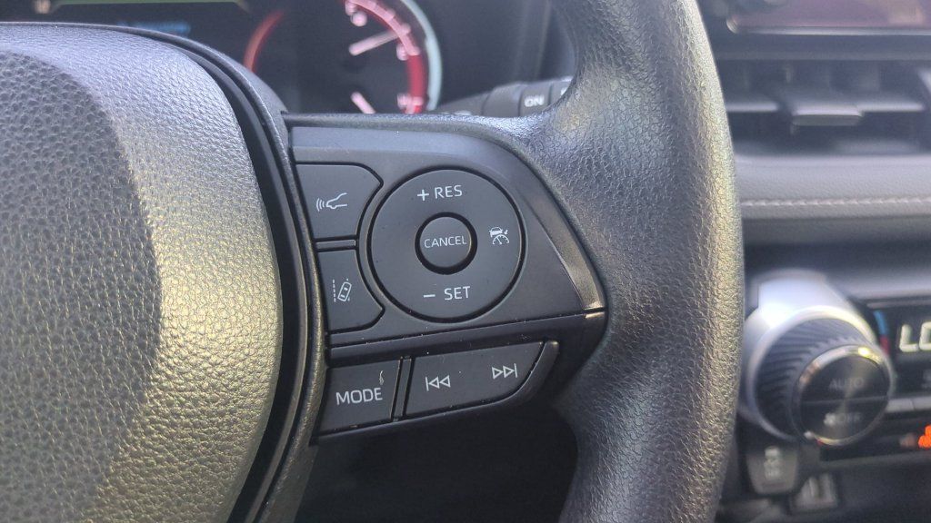 Used 2024 Toyota RAV4 XLE w/ Convenience Package FWD image 22