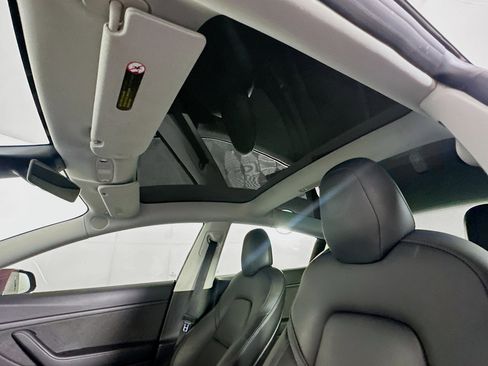 Used 2018 Tesla Model 3 Mid Range image 25