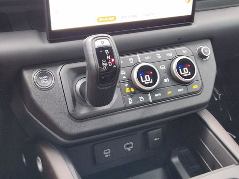 Certified 2023 Land Rover Defender 130 X AWD/4WD image 15