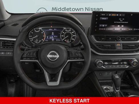 New 2025 Nissan Altima 2.5 SR FWD image 8