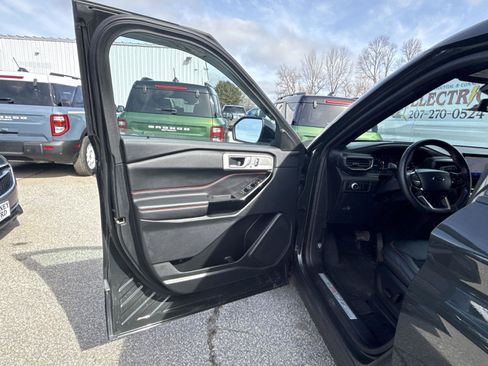 Used 2023 Ford Explorer ST-Line image 12