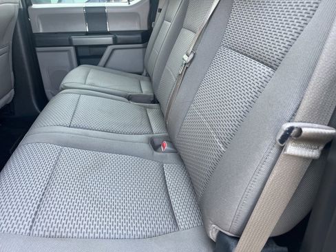 Used 2015 Ford F150 XLT image 11