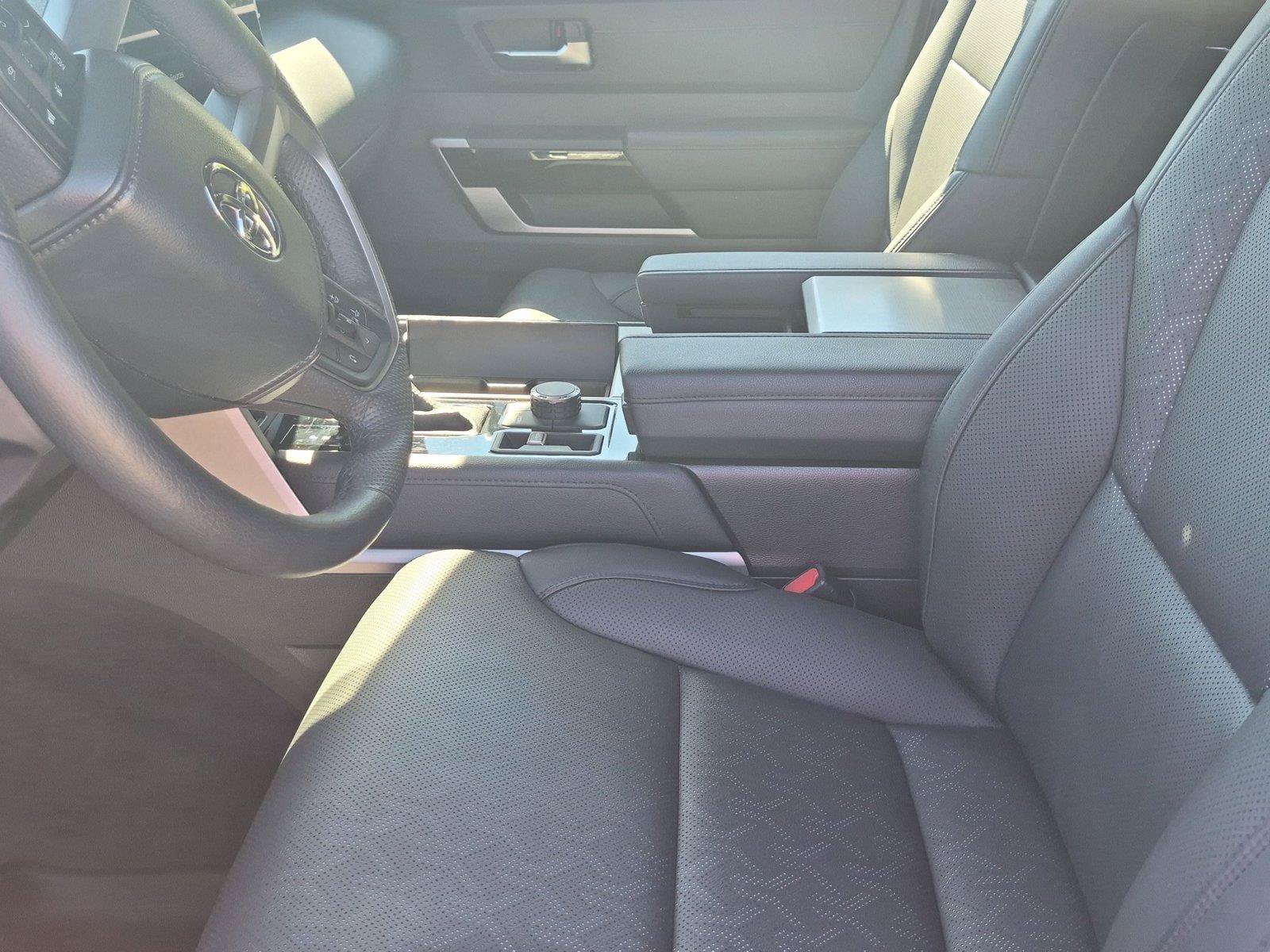 Used 2025 Toyota Sequoia Limited AWD/4WD image 17