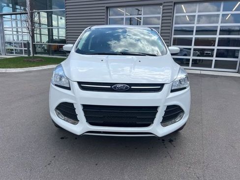 Used 2015 Ford Escape SE image 2