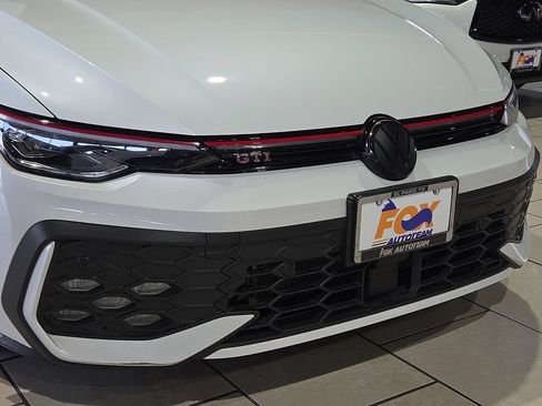 Used 2025 Volkswagen GTI SE FWD image 7