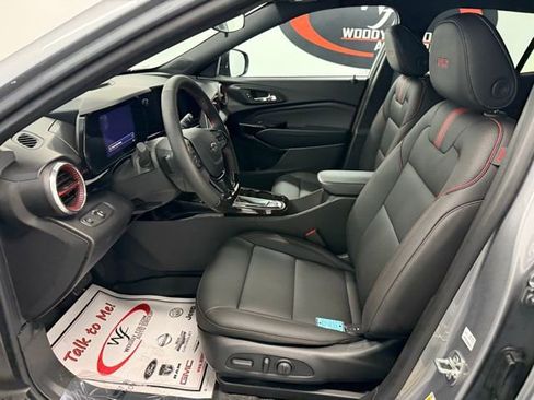 New 2026 Chevrolet Trax RS w/ Sunroof Package image 9