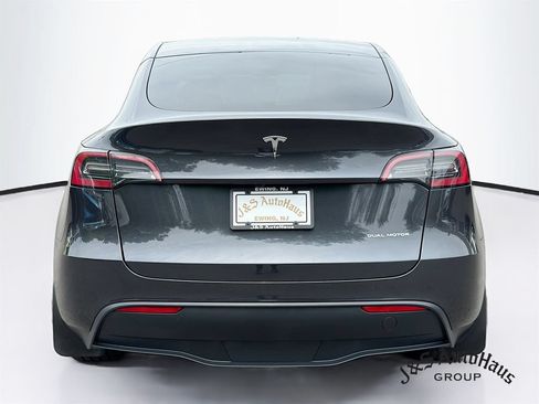 Used 2024 Tesla Model Y Long Range AWD/4WD image 6