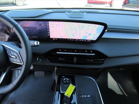 Used 2025 Buick Enclave Sport Touring image 19