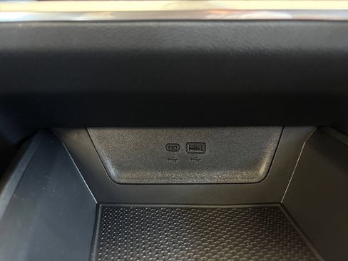 New 2027 Chevrolet Equinox LT w/ Midnight Edition FWD image 23