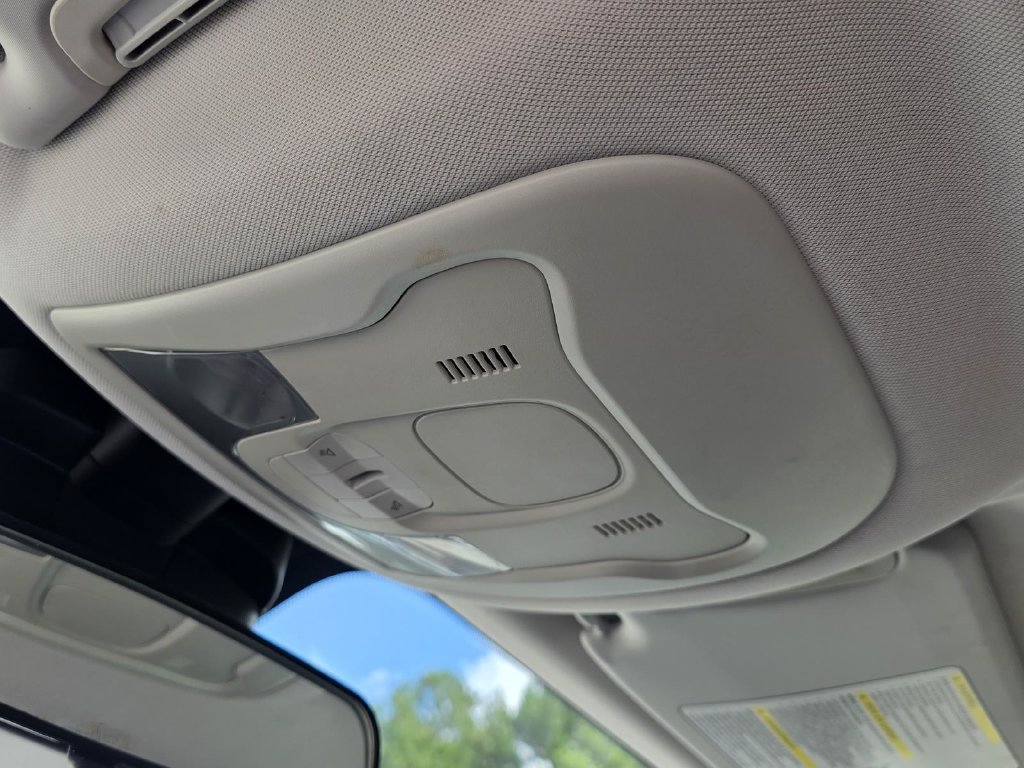 Used 2017 Jeep Renegade Latitude FWD image 21