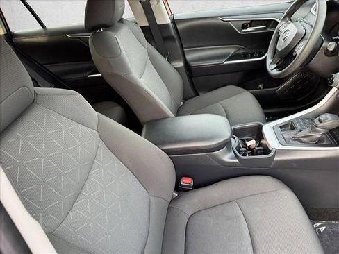 Used 2025 Toyota RAV4 XLE image 20