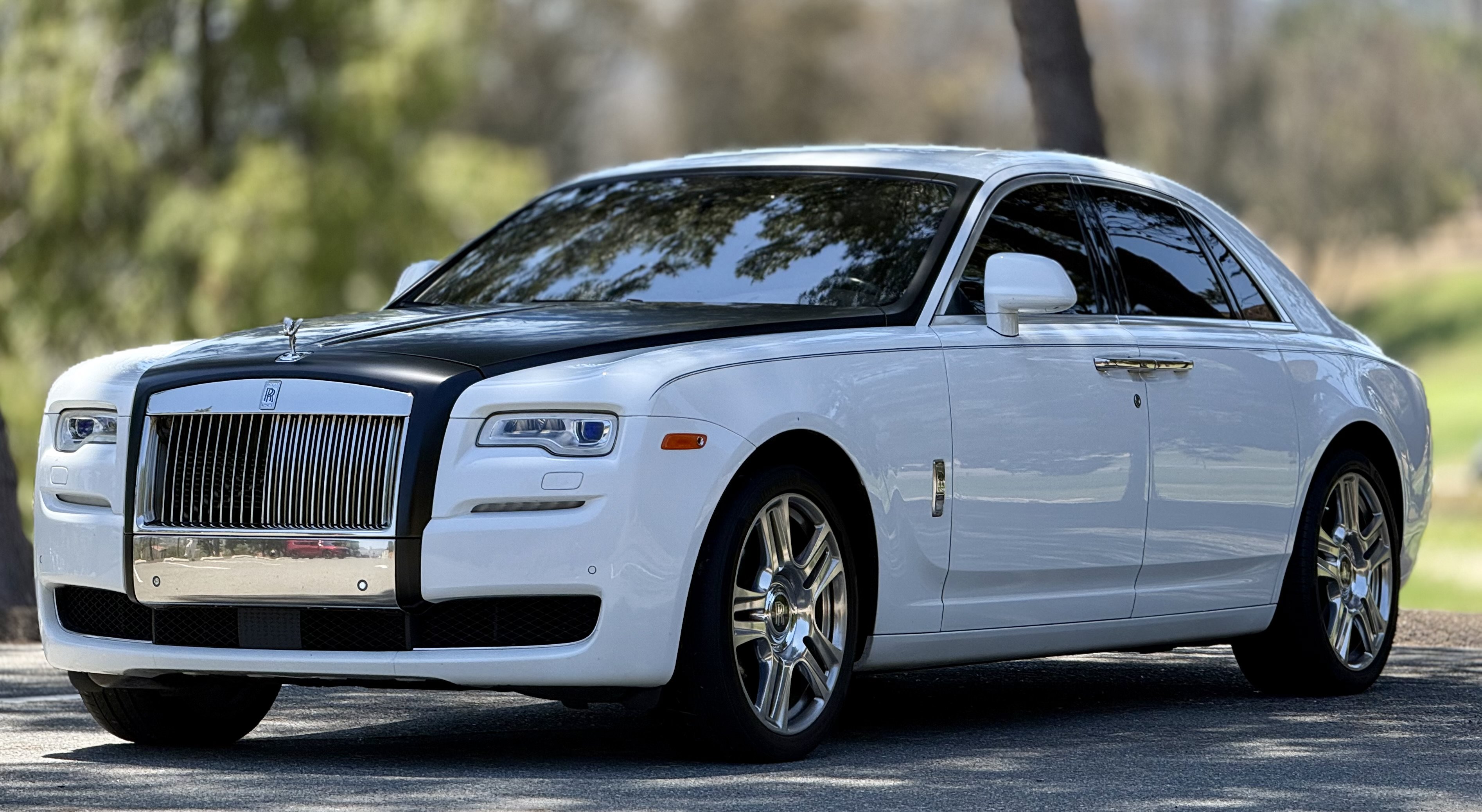 Used 2016 Rolls-Royce Ghost RWD image 3