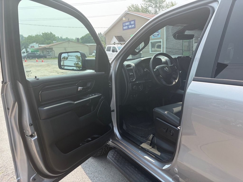 Used 2024 RAM 1500 Big Horn AWD/4WD image 18