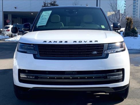 Used 2024 Land Rover Range Rover SE image 3