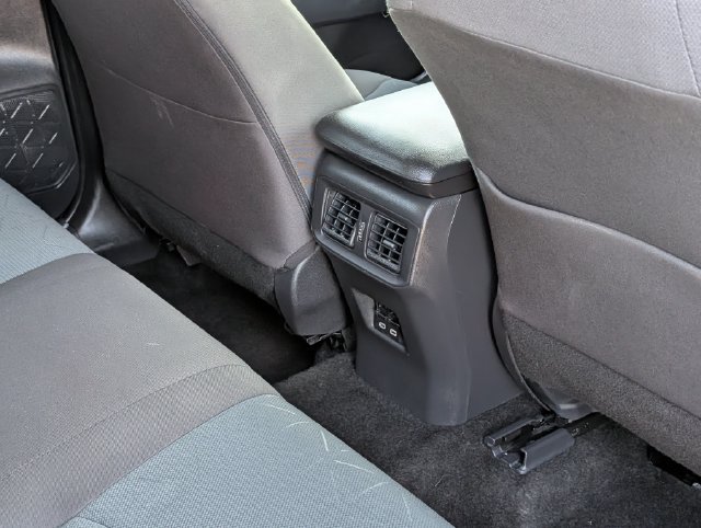 Used 2025 Toyota RAV4 XLE FWD image 29