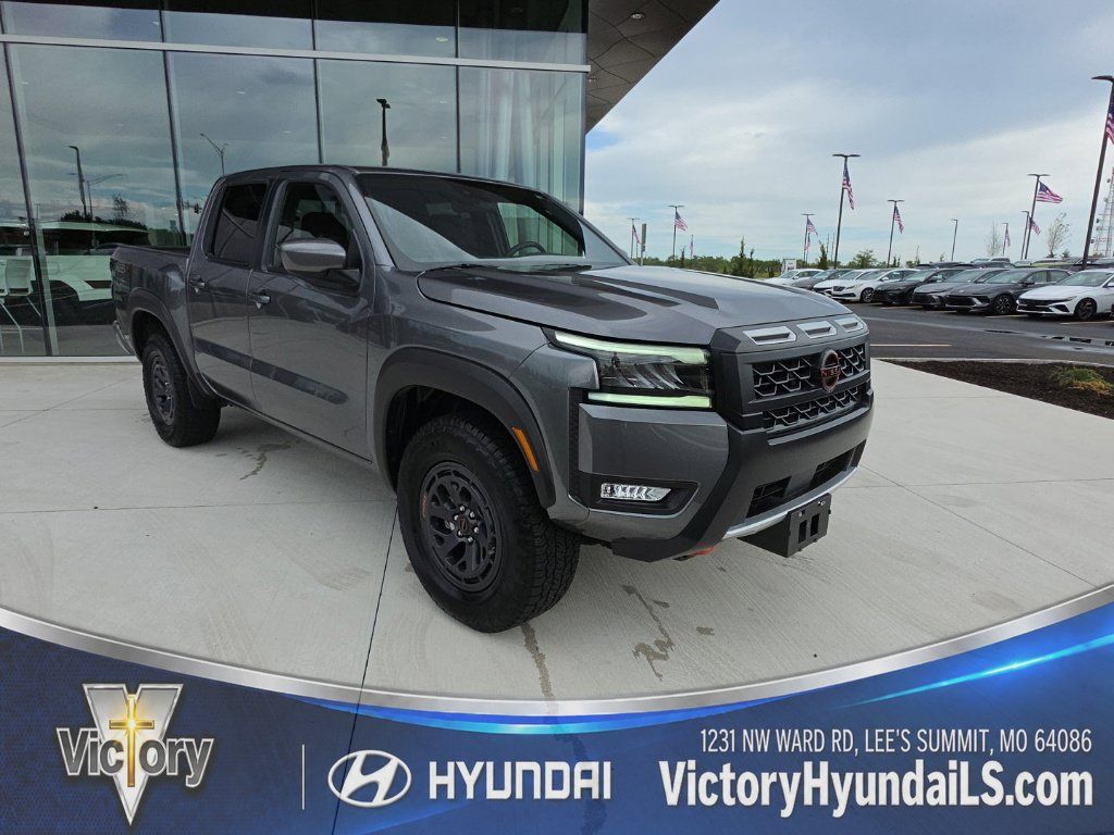 Used 2026 Nissan Frontier PRO-4X AWD/4WD image 8