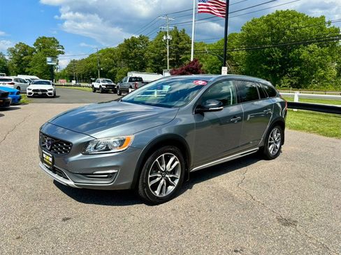 Used 2018 Volvo V60 T5 Cross Country w/ Convenience Package AWD/4WD image 1