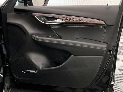 Used 2023 Buick Envision Avenir image 22
