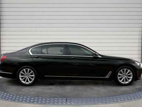 Used 2019 BMW 740i w/ Parking Assistance Package RWD image 8
