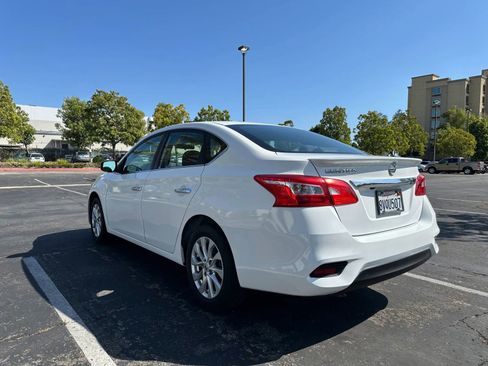 Used 2018 Nissan Sentra S w/ Appearance Package FWD image 4