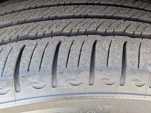 Used 2023 Lincoln Corsair Standard w/ Equipment Group 101A image 11