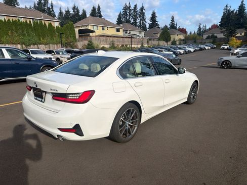 Used 2019 BMW 330i Sedan w/ Convenience Package RWD image 4