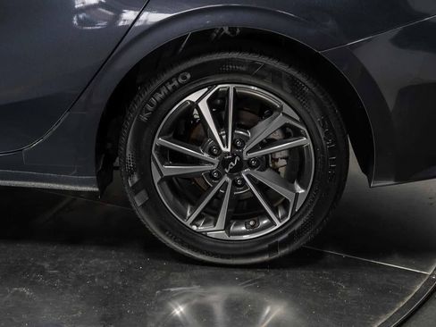 Used 2023 Kia Forte LXS w/ LXS Technology Package FWD image 10