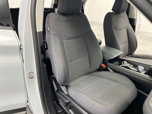 Used 2025 Ford Explorer Active image 24