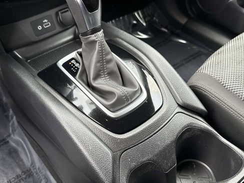 Used 2019 Nissan Rogue Sport SV image 19