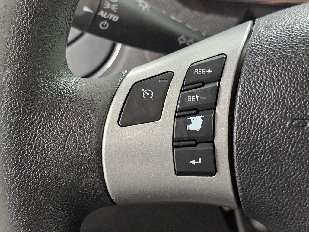 Used 2011 Chevrolet HHR LT FWD image 25