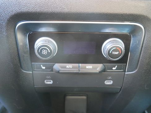 Used 2023 Chevrolet Suburban Premier AWD/4WD image 12