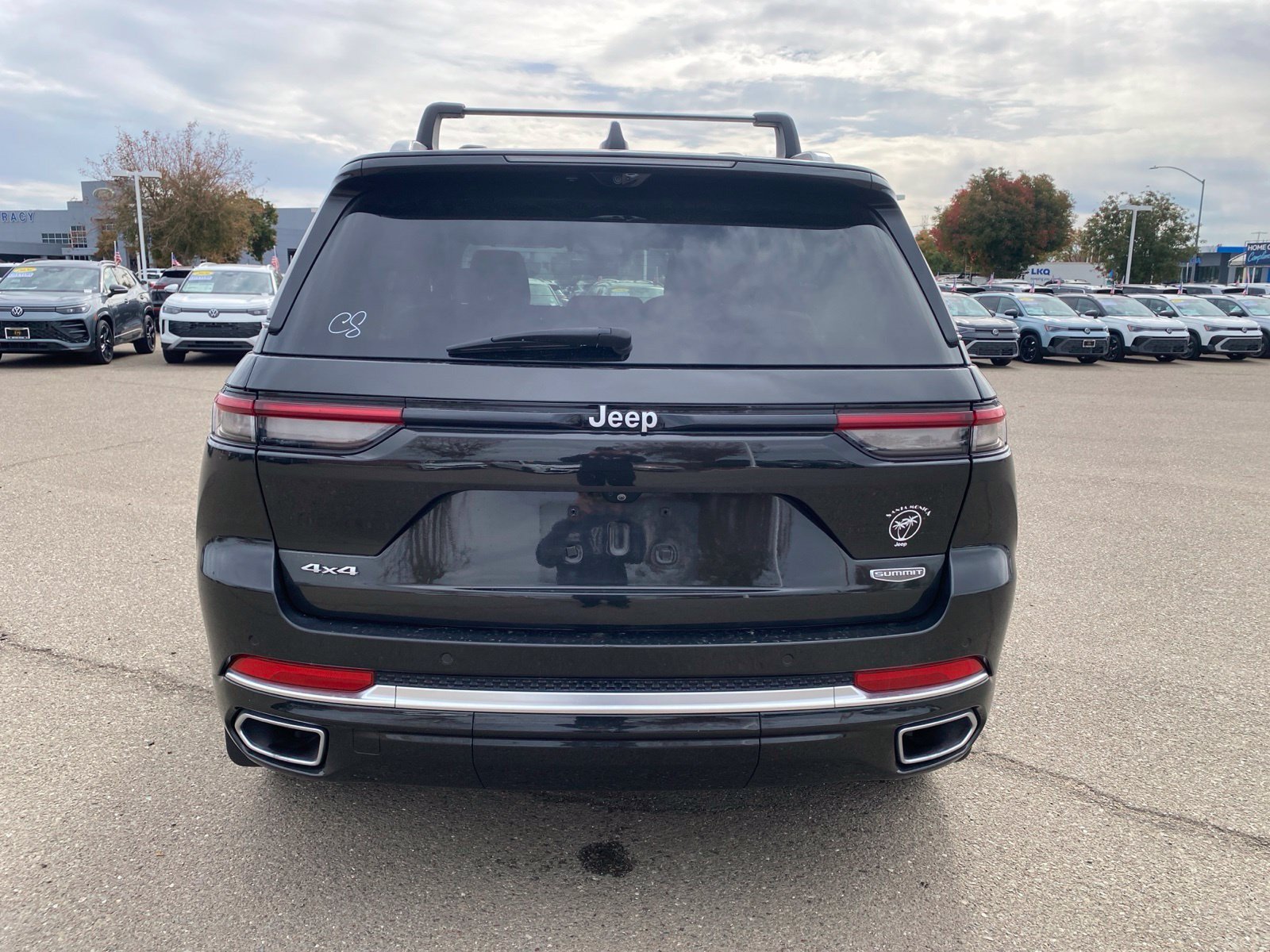 Used 2023 Jeep Grand Cherokee Summit AWD/4WD image 6