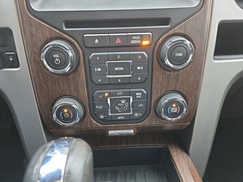 Used 2013 Ford F150 Lariat w/ Luxury Equipment Group image 20