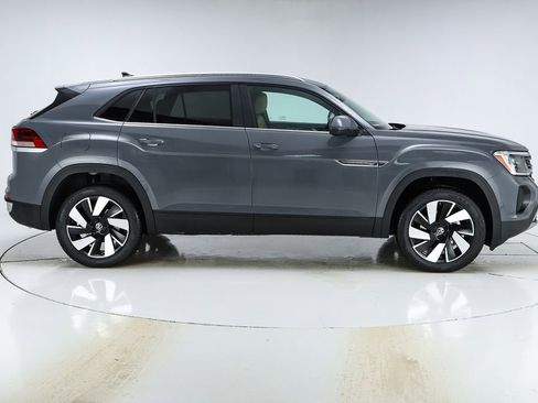 New 2026 Volkswagen Atlas Cross Sport SE image 10