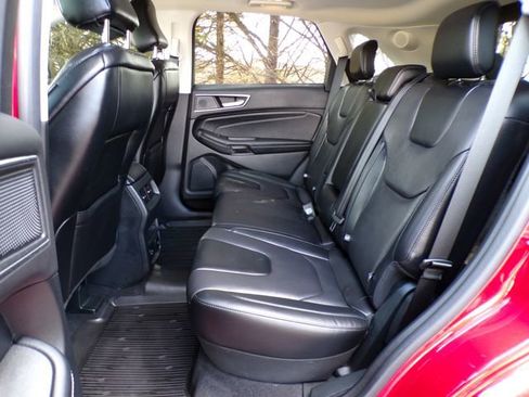 Used 2022 Ford Edge Titanium w/ Class II Trailer Tow Package image 10