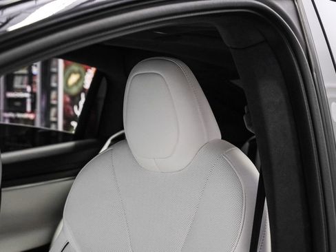 Used 2023 Tesla Model X Plaid image 35