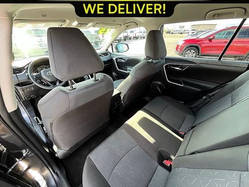 Used 2025 Toyota RAV4 XLE AWD/4WD image 15