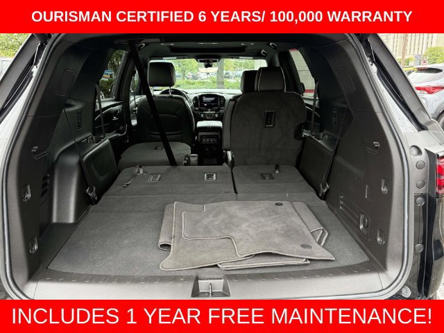 Used 2023 Chevrolet Traverse Premier w/ Redline Edition FWD image 10