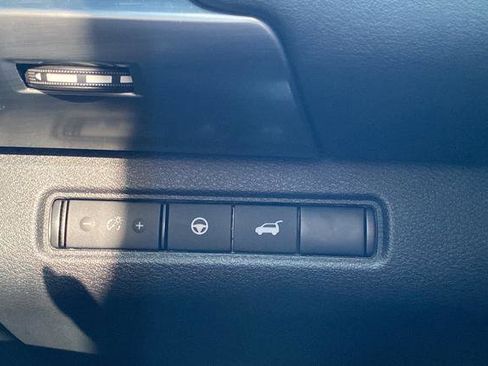 Used 2025 Nissan Pathfinder SL w/ SL Premium Package AWD/4WD image 13