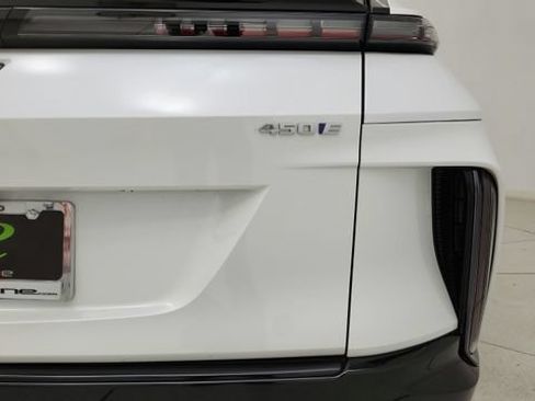 Used 2024 Cadillac Lyriq Sport RWD image 28